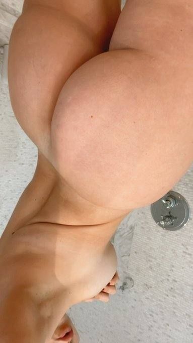 🥵Horny Girl 💖Tight pussy 💋 InCall💦OuTCaLL Or CAR FUN Available24/7 HMU Telegram:@Emilyscott225 Instagram: emily785907 - Image 2